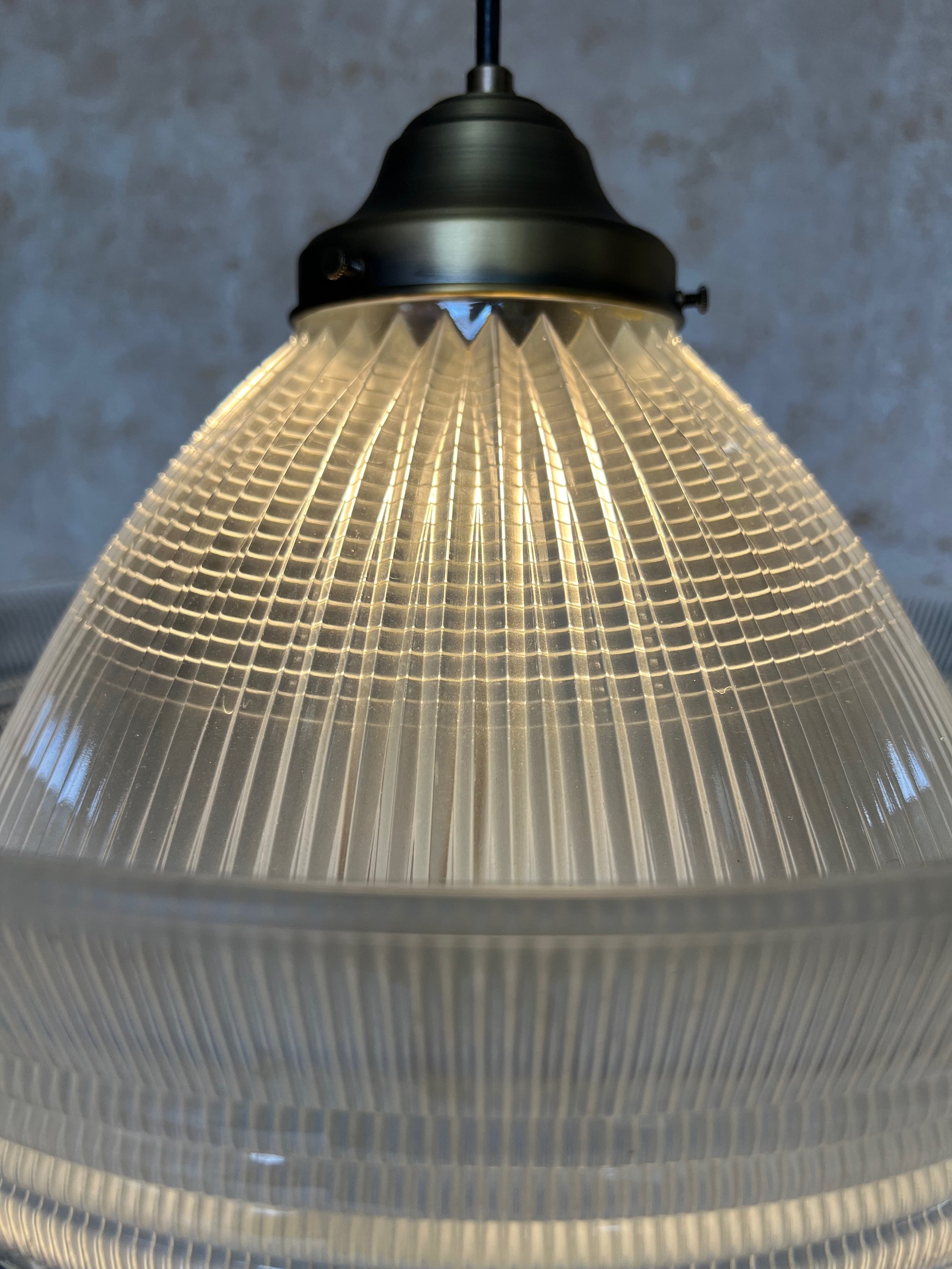 American Glass and Brass 1960's Pendant Fixture (LC0315-01 American Glass and Brass 1960's Pendant Fixture (LC0315-01